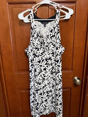 Hawthorne Summer dress.  Black and white.  Size XXL.